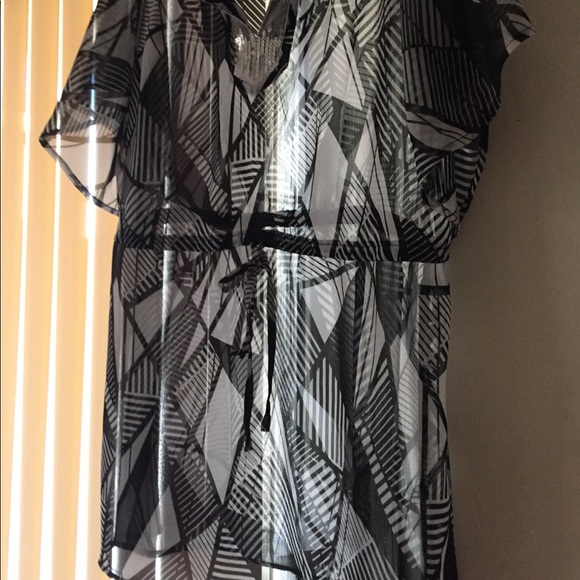 Cool 😎 swimsuit cover up or tunic☀️ - Picture 3 of 6